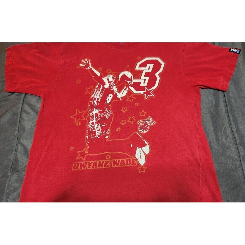Men’s Miami Heat NBA  Dwayne Wade #3 Red T-Shirt Size XL  22w X 28L